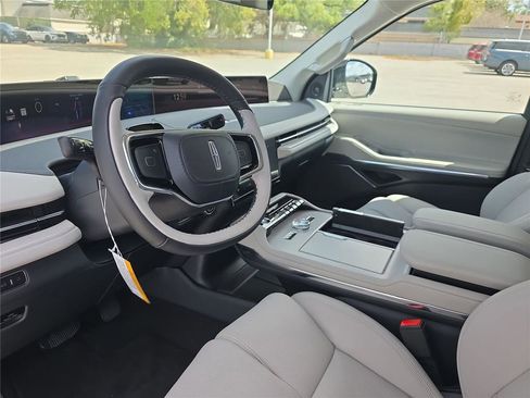 New 2026 Lincoln Navigator Reserve w/ Jet Appearance Package AWD/4WD image 17