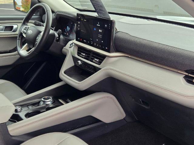 Certified 2025 Ford Explorer Active w/ Active Comfort Package AWD/4WD image 8