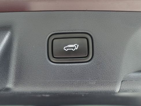 Used 2022 Hyundai Palisade Limited w/ Winter Package FWD image 33