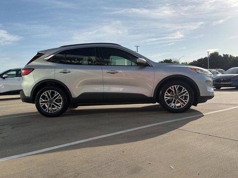 Used 2020 Ford Escape SEL FWD image 5