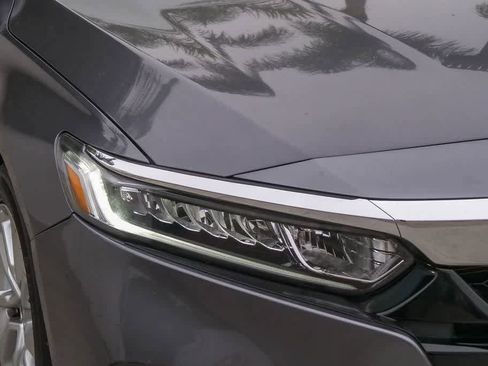 Used 2018 Honda Accord LX image 4