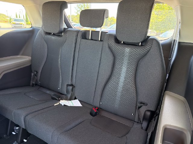 New 2027 Kia Carnival LX FWD image 20
