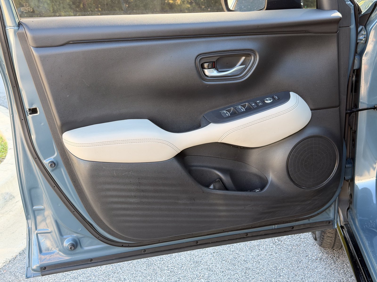 Used 2025 Honda HR-V EX-L image 16
