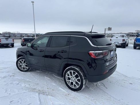 Used 2024 Jeep Compass Latitude image 6