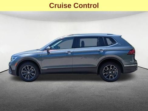 Used 2022 Volkswagen Tiguan SE AWD/4WD image 9