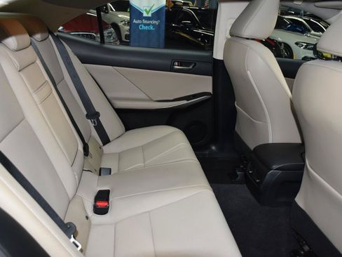 Used 2018 Lexus IS 300 AWD image 30