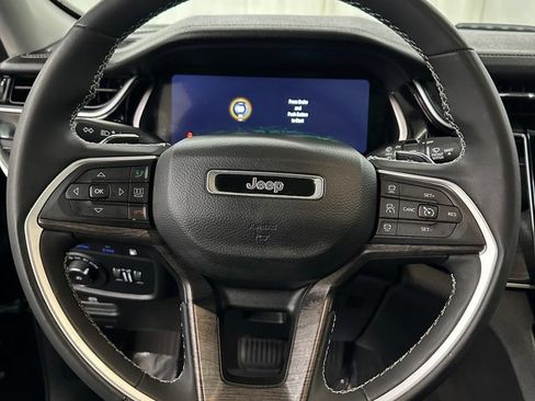 Used 2023 Jeep Grand Cherokee 4WD 4xe image 15