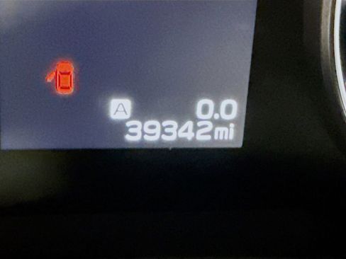 Certified 2023 Subaru Ascent Limited w/ Technology Package image 5