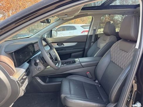 Used 2025 Nissan Murano Platinum w/ Cargo Package image 9