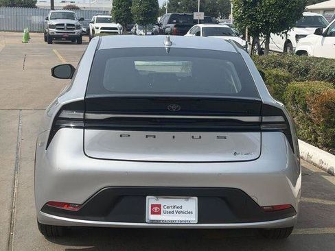 Certified 2025 Toyota Prius Plug-In Hybrid FWD image 6