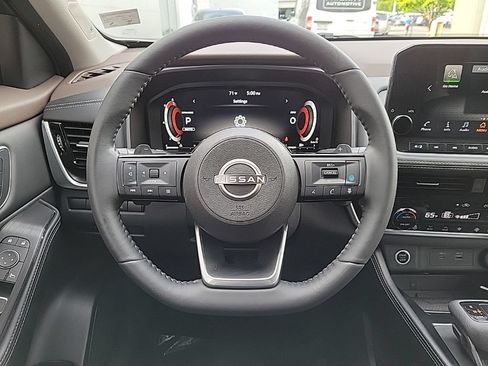 Used 2023 Nissan Rogue Platinum w/ Platinum Premium Package AWD/4WD image 25