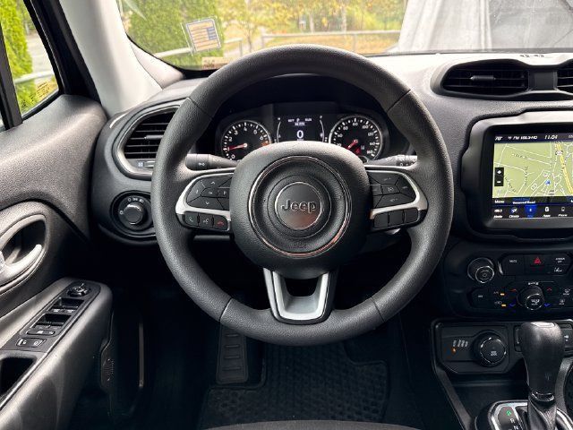Used 2023 Jeep Renegade Latitude AWD/4WD image 10