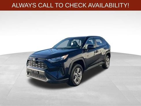 Used 2022 Toyota RAV4 XLE image 3