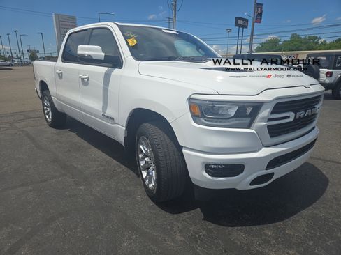 Used 2023 RAM 1500 Laramie AWD/4WD image 1