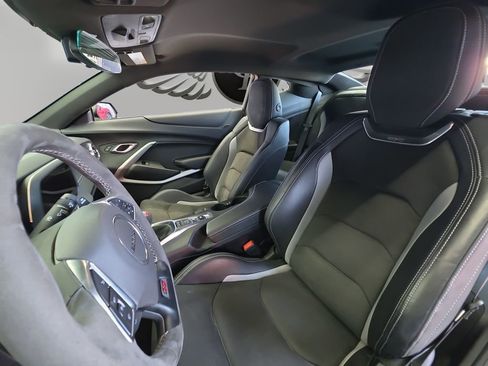 Used 2018 Chevrolet Camaro SS image 10