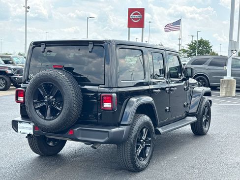 Used 2023 Jeep Wrangler Unlimited Sahara AWD/4WD image 3
