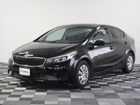 Used 2017 Kia Forte LX FWD image 1