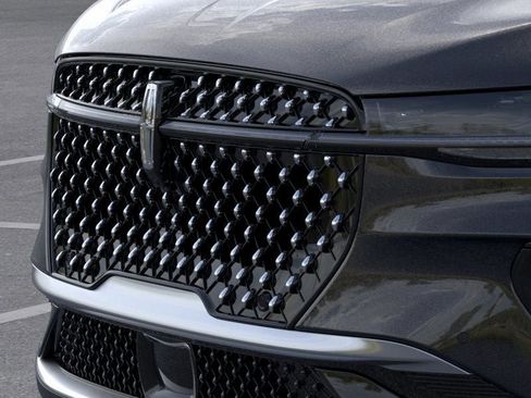 New 2026 Lincoln Nautilus Premier image 17