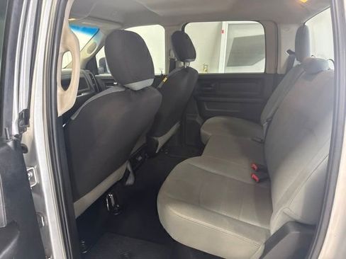 Used 2018 RAM 1500 Express w/ Express Value Package RWD image 19