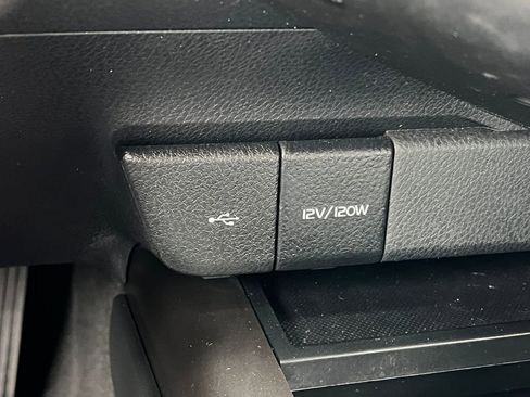 Used 2024 Toyota Camry SE image 22