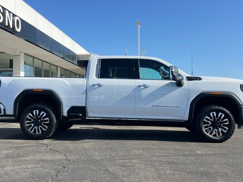 New 2026 GMC Sierra 2500 Denali Ultimate AWD/4WD image 4