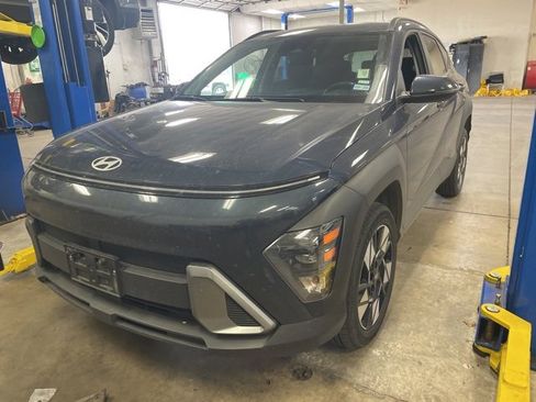 Used 2025 Hyundai Kona SEL image 1