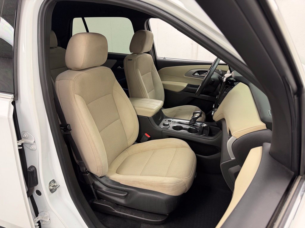 Used 2022 Chevrolet Traverse LS AWD/4WD image 12