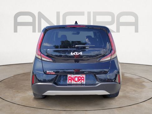 Used 2023 Kia Soul LX w/ LX Technology Package FWD image 13