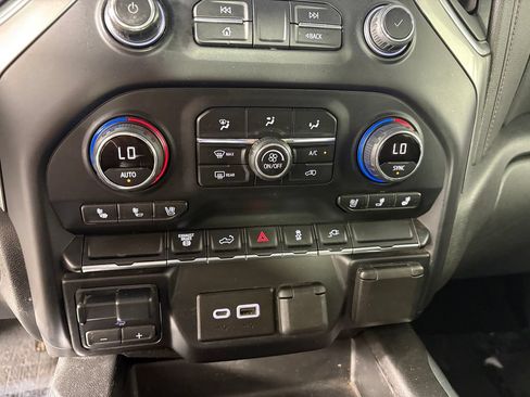 Used 2020 Chevrolet Silverado 2500 LTZ w/ LTZ Convenience Package AWD/4WD image 19