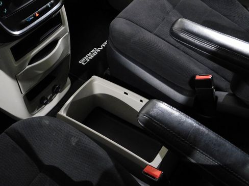 Used 2011 Dodge Grand Caravan SXT image 48