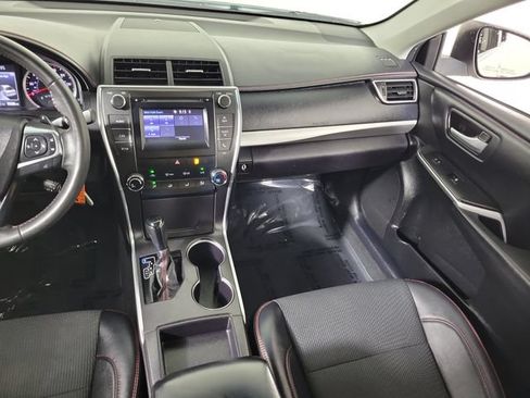 Used 2017 Toyota Camry SE FWD image 17