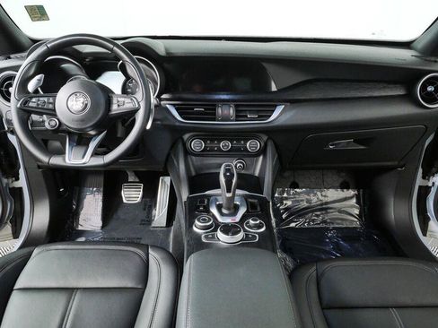Used 2023 Alfa Romeo Stelvio Sprint RWD image 3