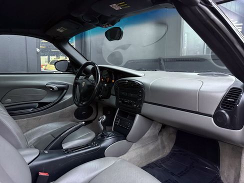Used 2002 Porsche Boxster RWD image 19
