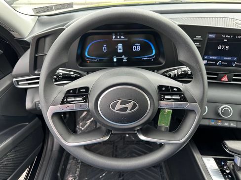 Certified 2026 Hyundai Elantra SE FWD image 15