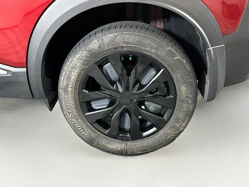 Used 2025 Nissan Kicks SV FWD image 11