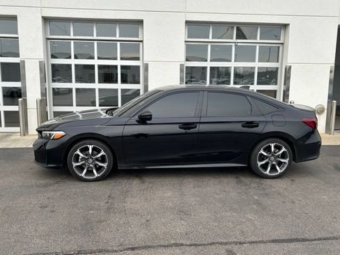 Used 2025 Honda Civic Sport Touring image 3