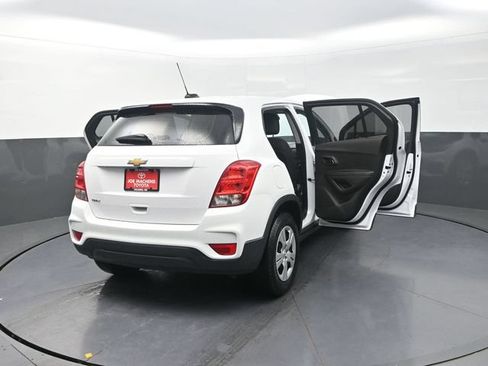 Used 2018 Chevrolet Trax LS FWD image 44