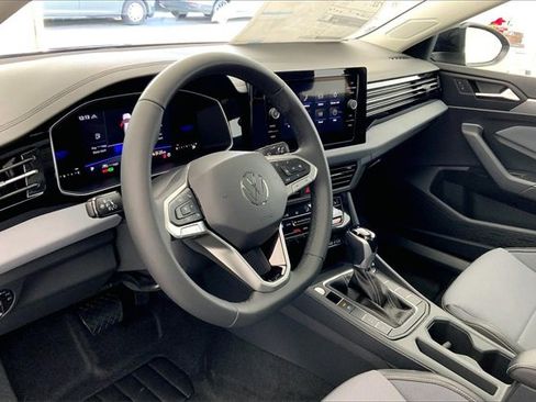 New 2026 Volkswagen Jetta SE image 7