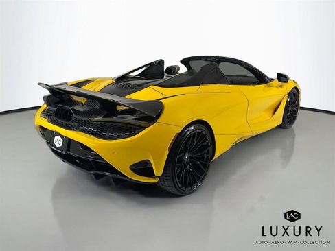 Used 2024 McLaren 750S Spider image 6