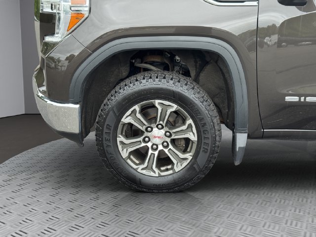 Used 2021 GMC Sierra 1500 SLE w/ X31 Off-Road Package AWD/4WD image 30