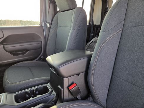 Used 2025 Jeep Gladiator Sport AWD/4WD image 25