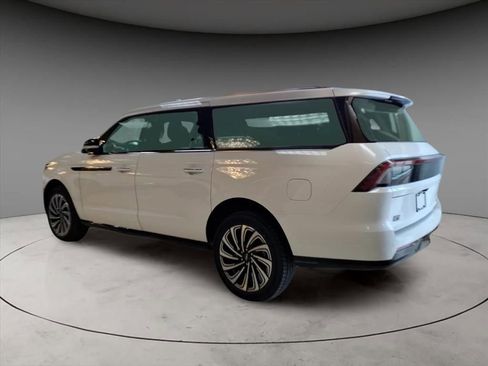 New 2026 Lincoln Navigator L Black Label image 3