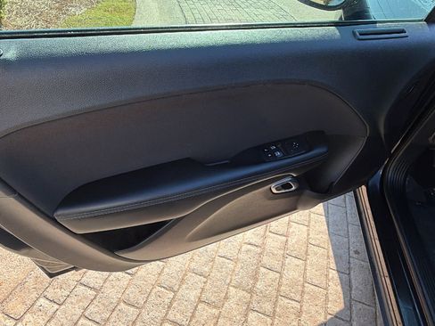 Used 2019 Dodge Challenger SXT image 14