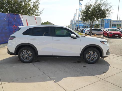 New 2026 Honda HR-V LX image 4