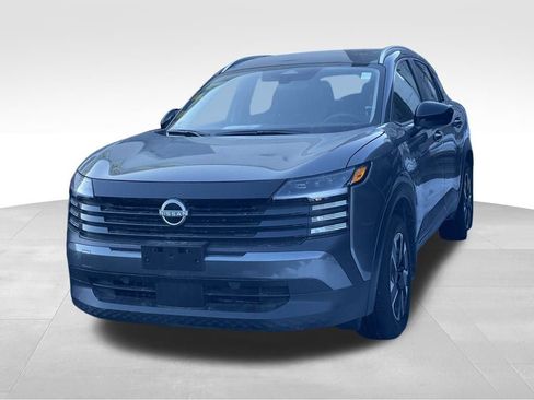 Used 2026 Nissan Kicks SV w/ SV Premium Package image 2