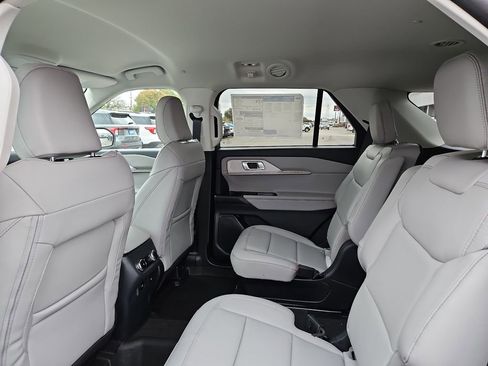 New 2026 Ford Explorer Active w/ Active Comfort Package image 19