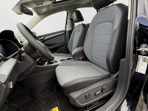 New 2025 Volkswagen Jetta SE image 10