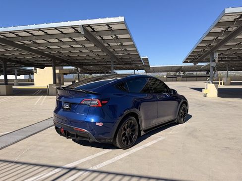 Used 2022 Tesla Model Y Long Range AWD/4WD image 7