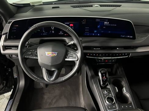 Used 2025 Cadillac XT4 Premium Luxury w/ Cold Weather Package image 14