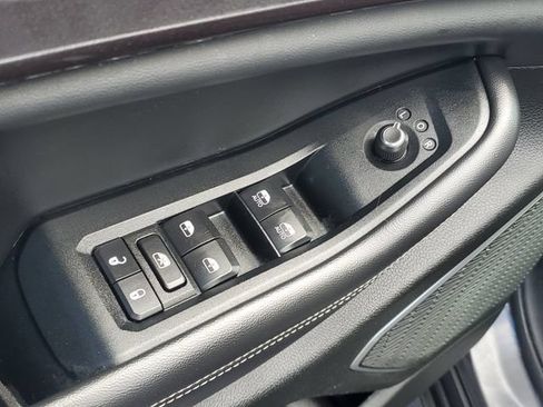 Used 2022 Jeep Grand Cherokee L Laredo AWD/4WD image 17